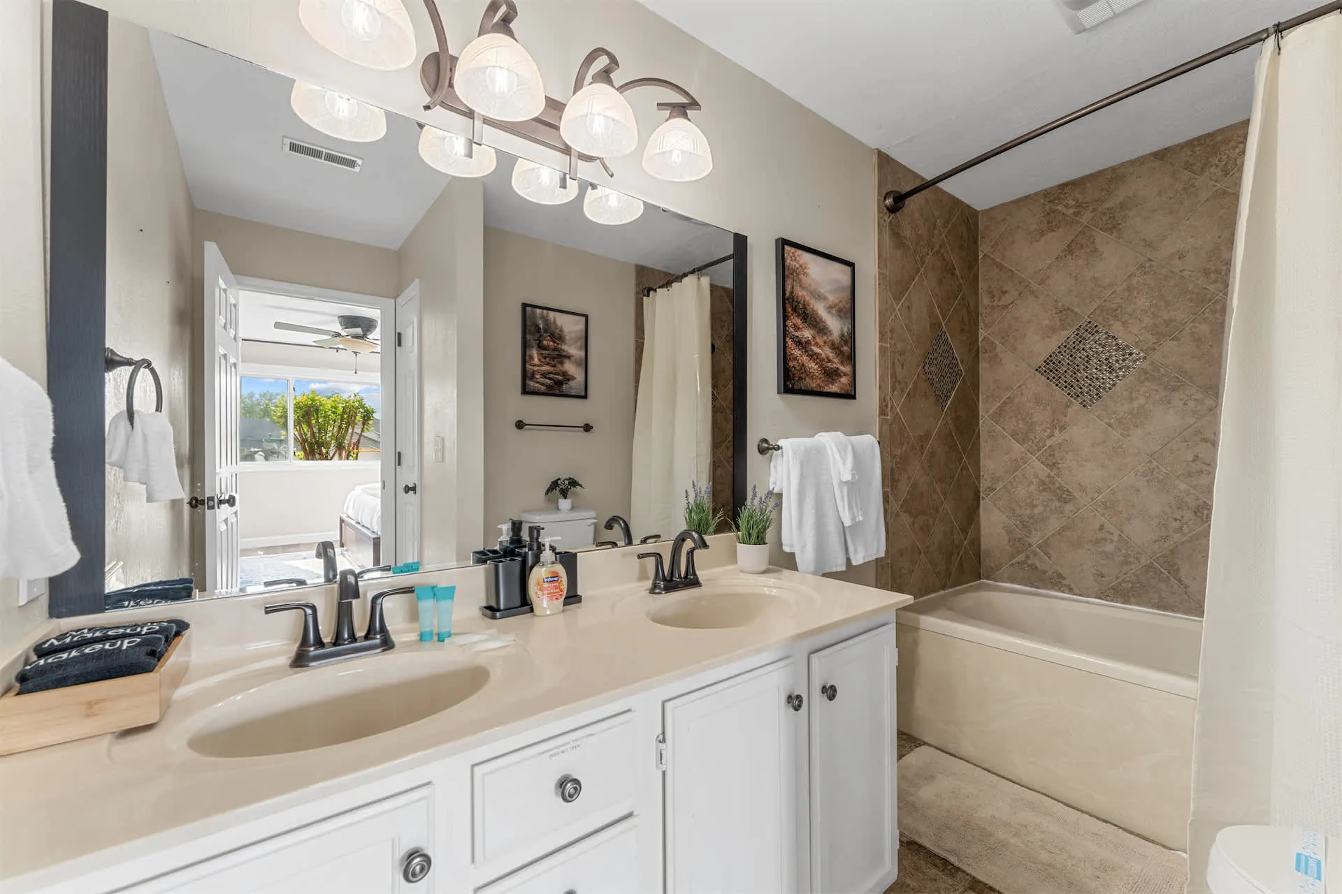 Primary Bedroom Bathroom